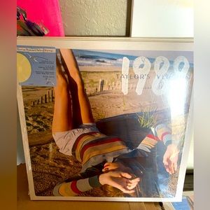 Taylor Swift 1989 TV Sunrise Boulevard Yellow Vinyl BNWOT